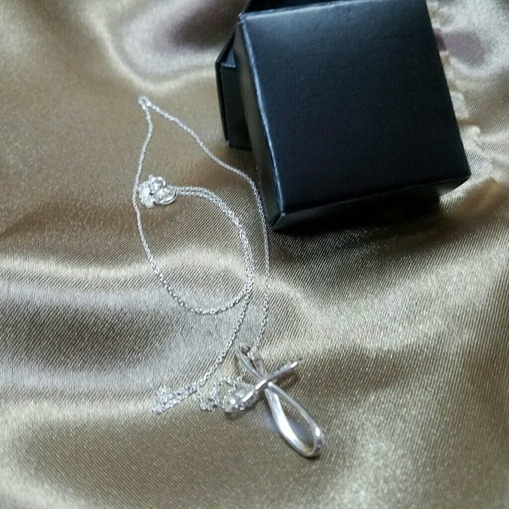 Open cross neclace