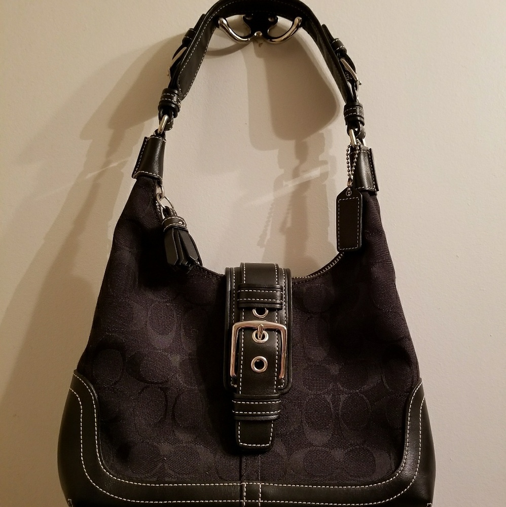 Blk COACH shoulder purse