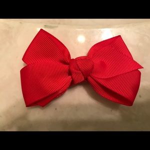 red bow
