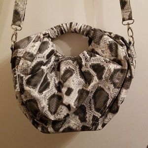 Blk&white....snake skin Hand bag