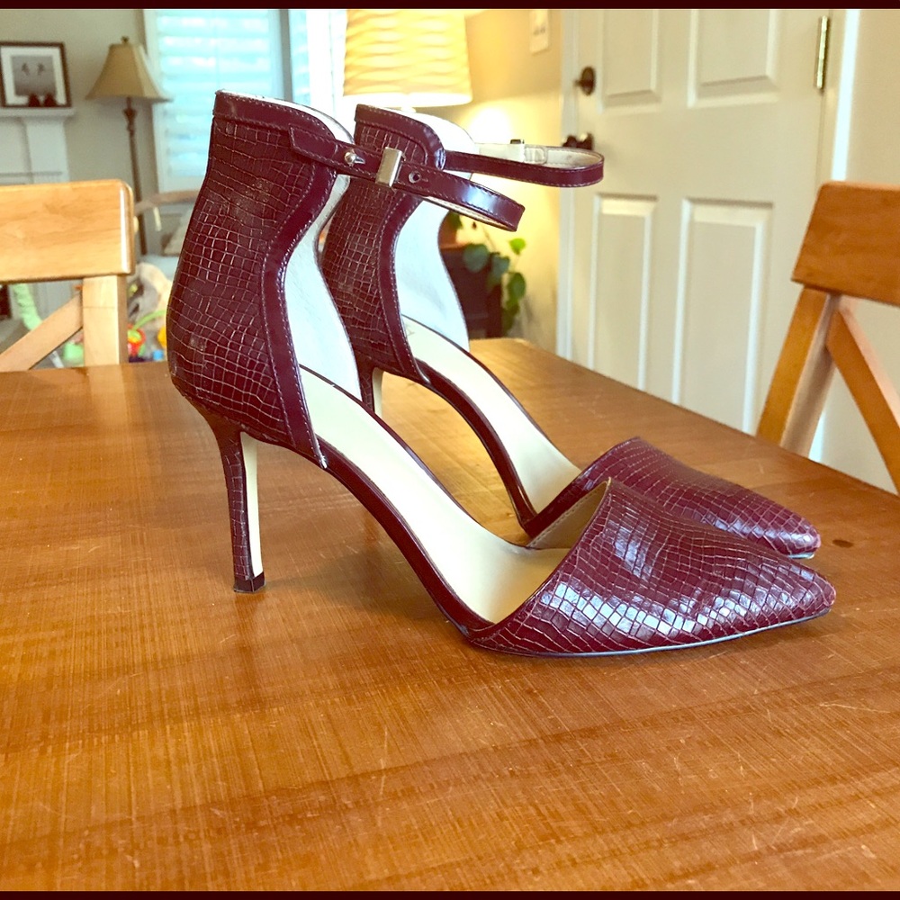Size 9 Burgundy Ann Taylor Pumps