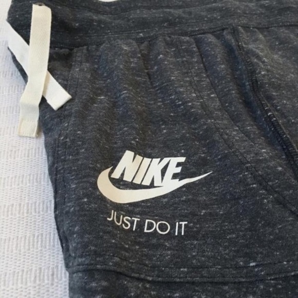 Women’s Nike Sportswear Gym Vintage Jogger Pants - Picture 5 of 6