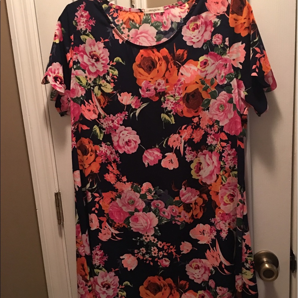 Size large floral dress.