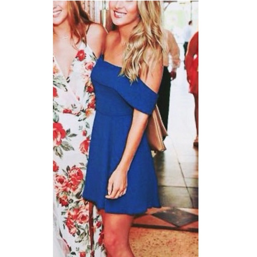 Open Shoulder Straight Across Dress SIZE SMALL