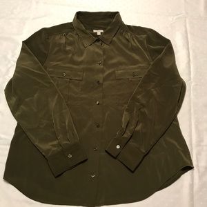 Talbots Petite olive green button down blouse. EUC