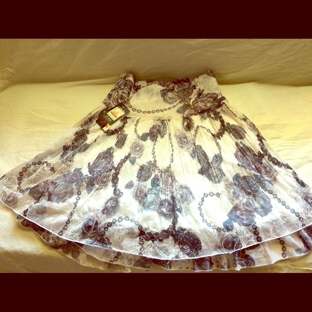 Brand new skirt
