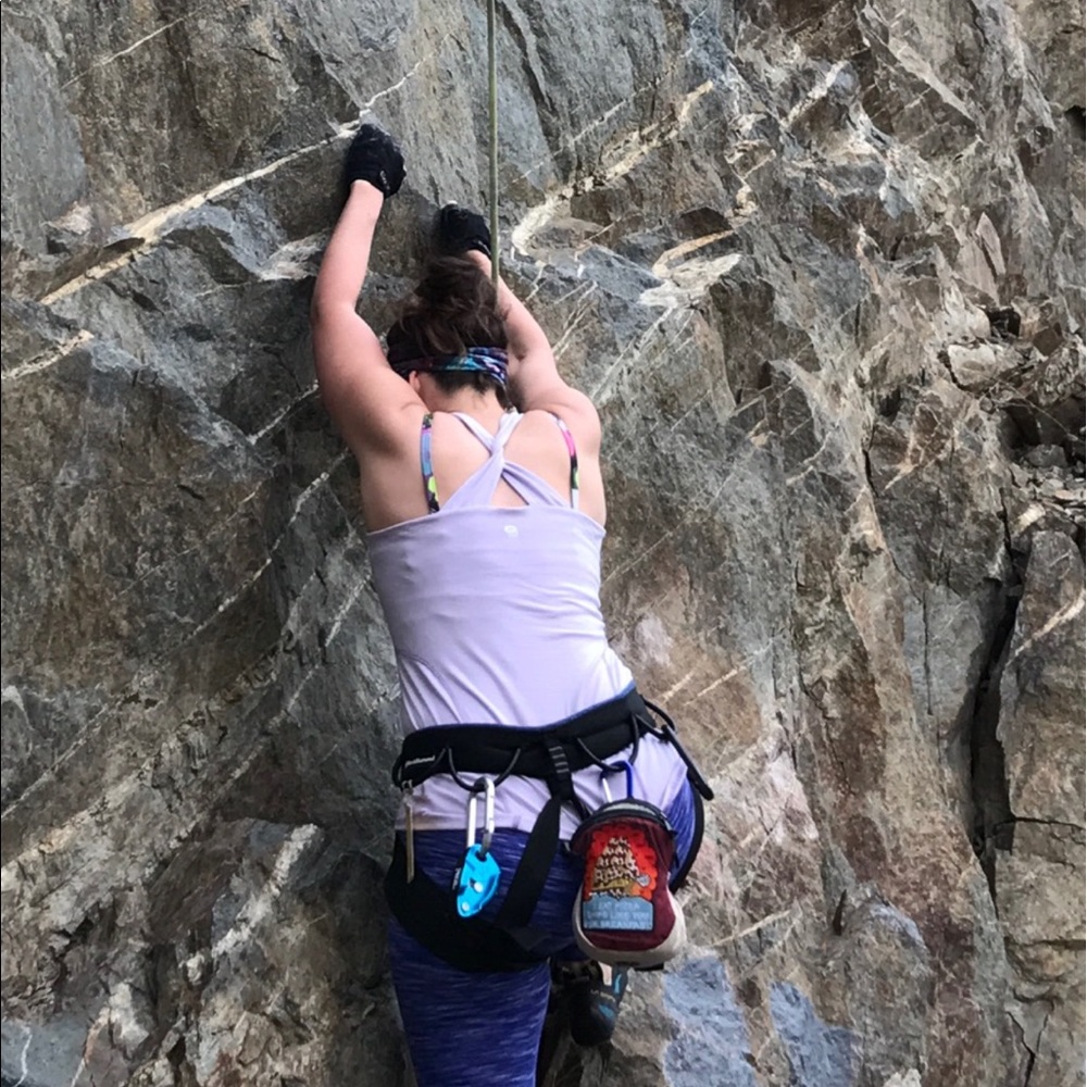 Mountain headwear tank