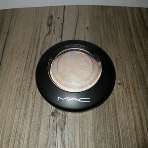 MAC Cosmetics Mineralize Skinfinish Powder