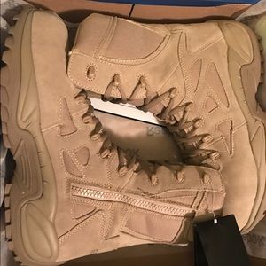 Desert tan military Reebok 8" stealth boot