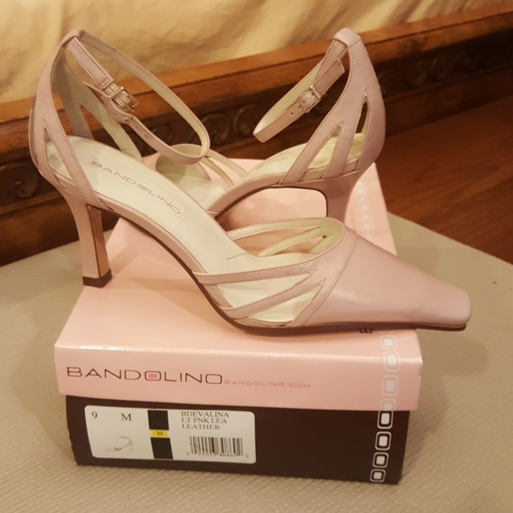 NWOT Pink heels