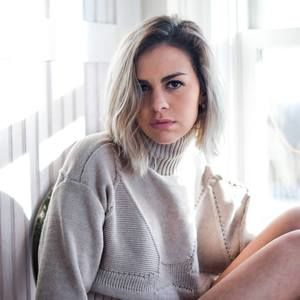 Meet your Posher, Julia