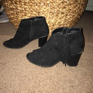 Black Wedges