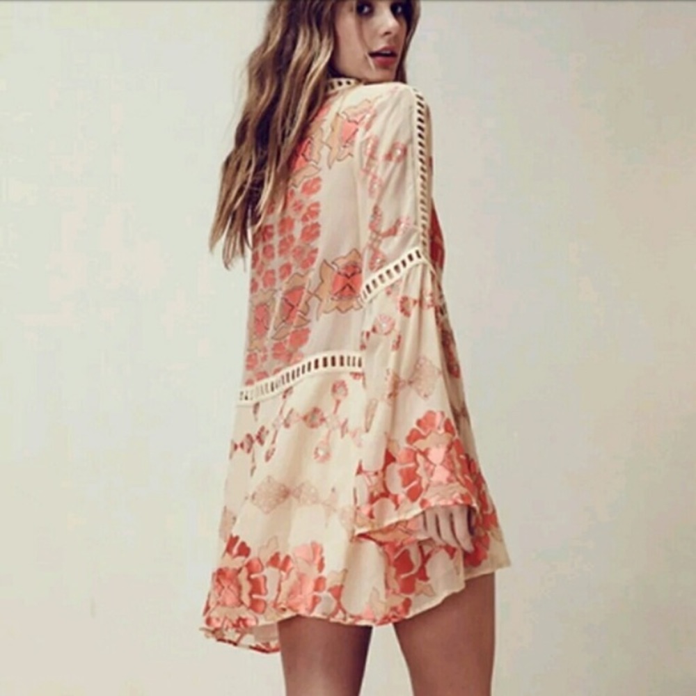 For love and lemons Barcelona dress in cream - Picture 2 of 6