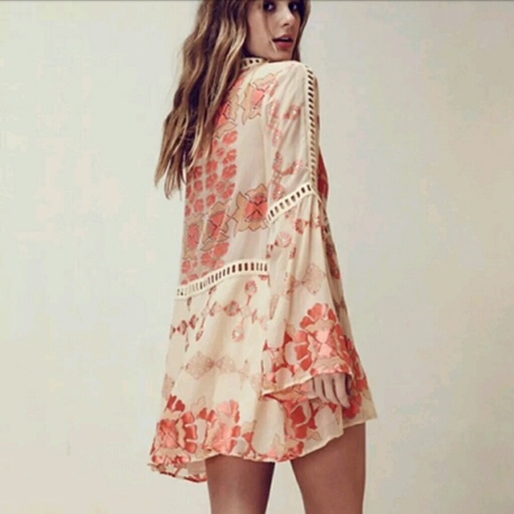 For love and lemons Barcelona dress in cream - Picture 2 of 6