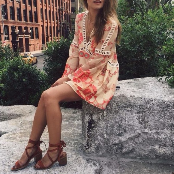 For love and lemons Barcelona dress in cream - Picture 3 of 6