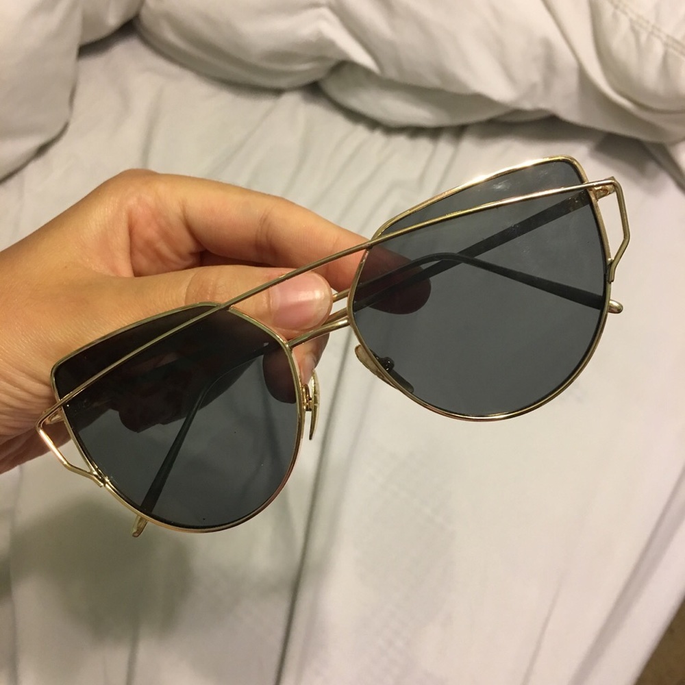Oversized Cat-Eye Sunglasses💫