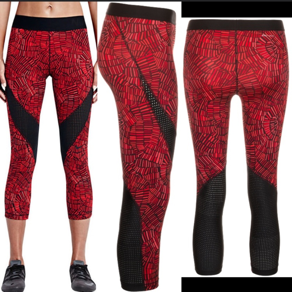 💥GONE TODAY💥Nike Pro Crops - Picture 1 of 6