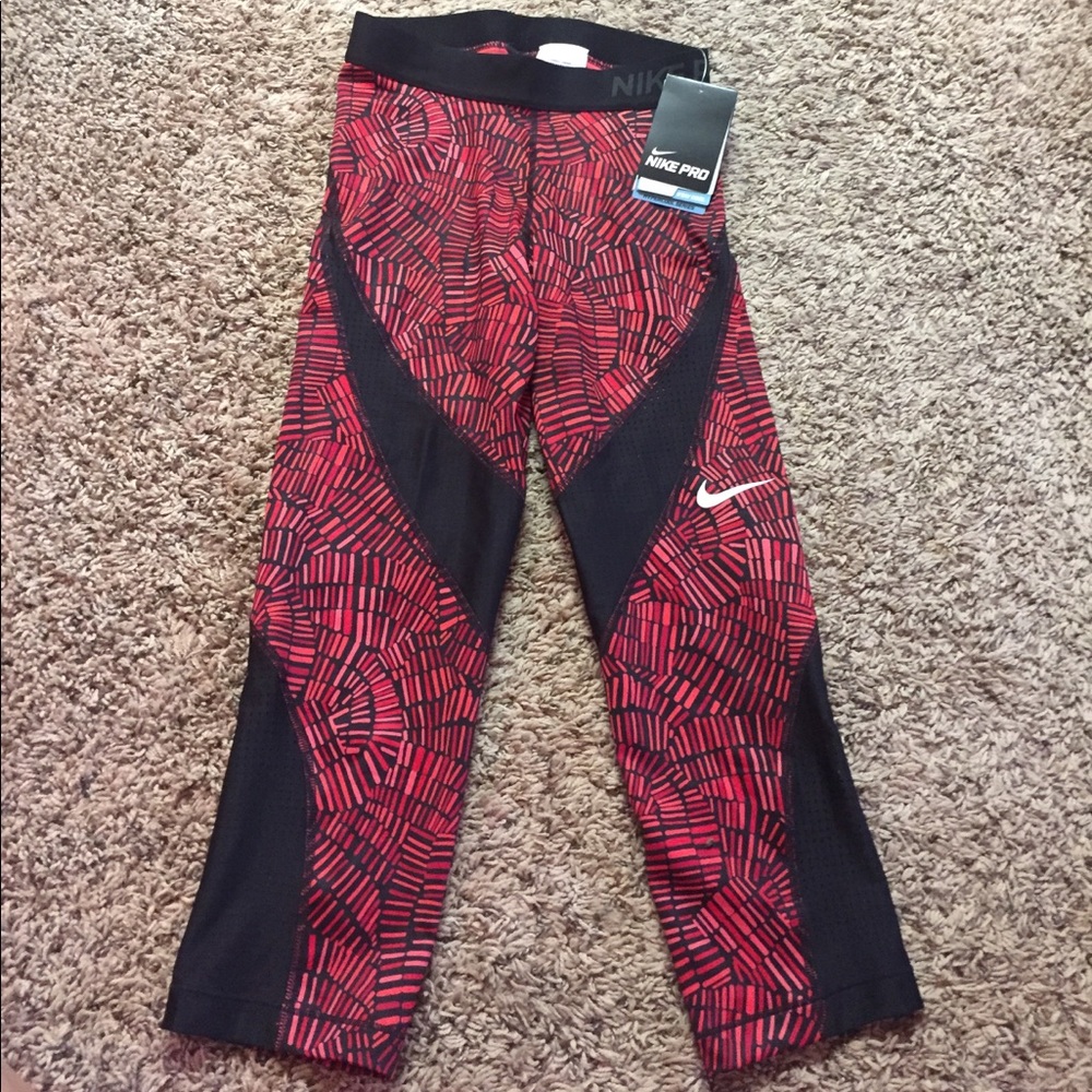 💥GONE TODAY💥Nike Pro Crops - Picture 3 of 6