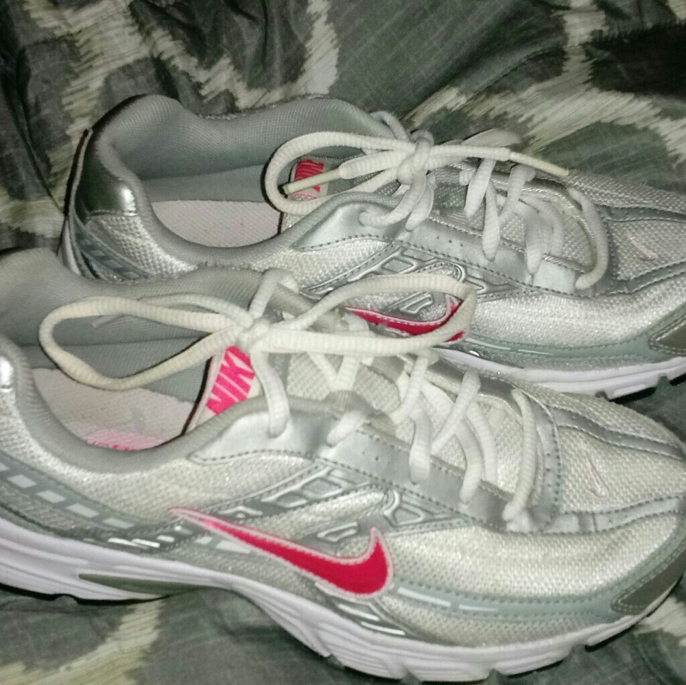 Running shoes