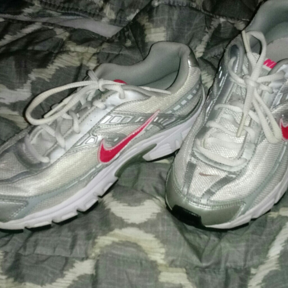 Running shoes - Picture 2 of 2