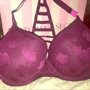 Pink Victoria secret bra. NWT