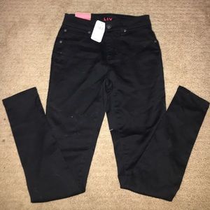 NWT Delia's black Liv high rise jegging, short