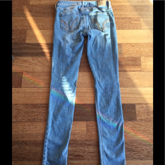 Hollister Ripped Skinny Jeans - Picture 2 of 2