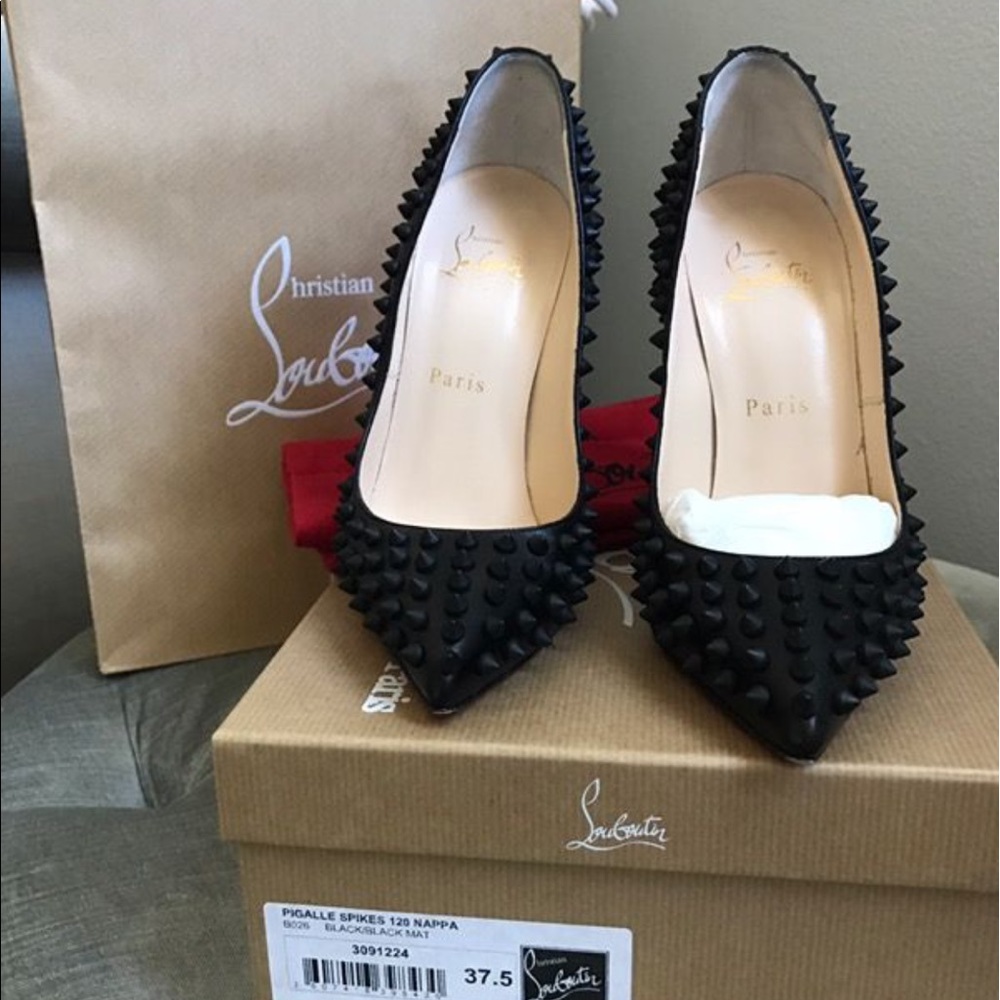 Christian Louboutin Pigalle spikes - Picture 3 of 4