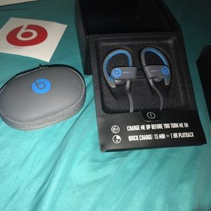POWERBEATS 2 WIRELESS!!!