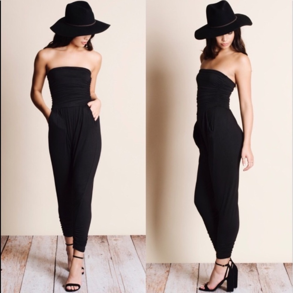 🌼NWT Jumpsuit - Black Off Shoulder Backless - Picture 1 of 5