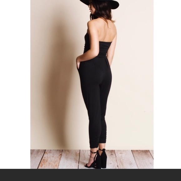 🌼NWT Jumpsuit - Black Off Shoulder Backless - Picture 4 of 5