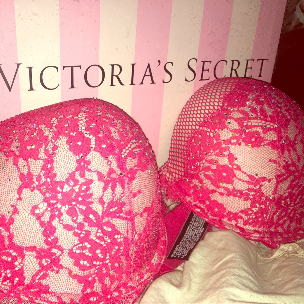 Victoria secret very sexy push up!