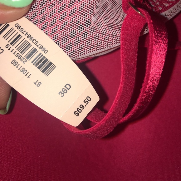 Victoria secret very sexy push up! - Picture 2 of 3