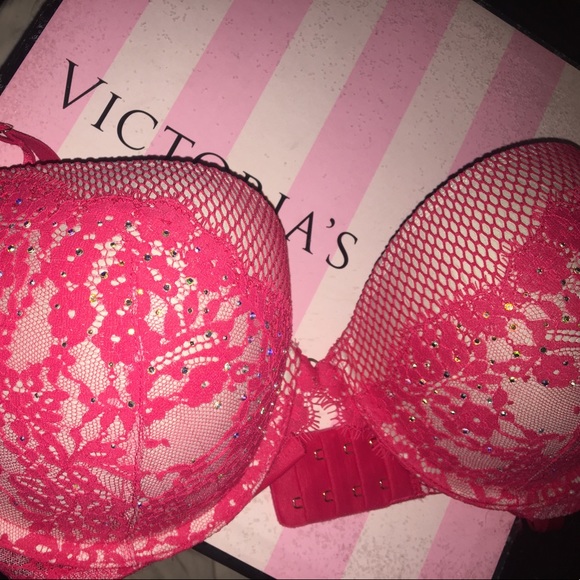 Victoria secret very sexy push up! - Picture 3 of 3