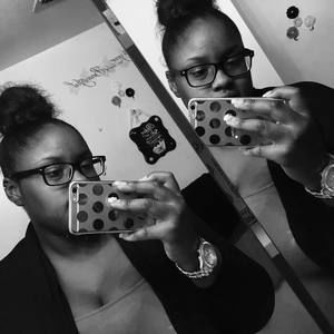 Meet your Posher, Simone