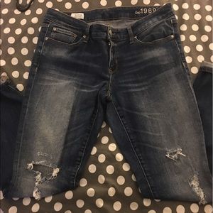 GAP 1969 distresses skinnies
