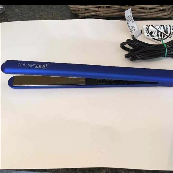 Fahrenheit hair straightener