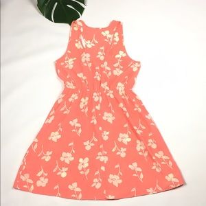 Beautiful Everly flower Dress sz Medium Razor Back