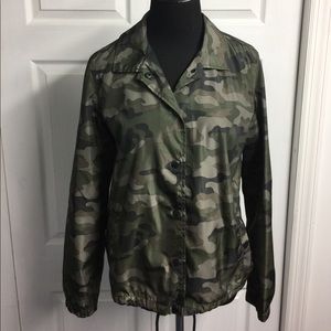 NWT American Eagle camouflage windbreaker