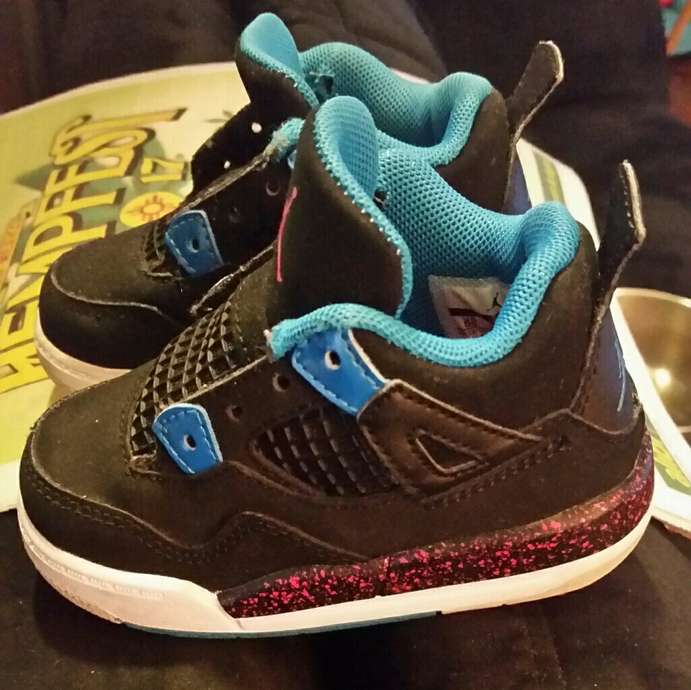 Toddler jordan 4