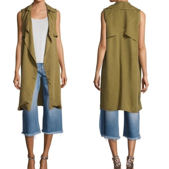 Walter Baker Jackets & Blazers - Stunning WALTER BAKER Army Green Terry Trench