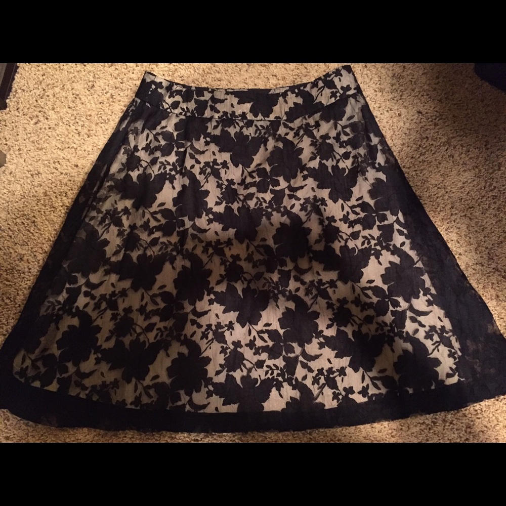 Very pretty skirt!