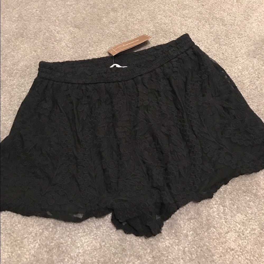 Black Francesca's lace shorts!