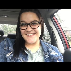 Meet your Posher, Lindsey