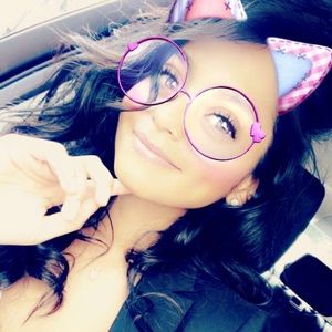 Meet your Posher, Lorena