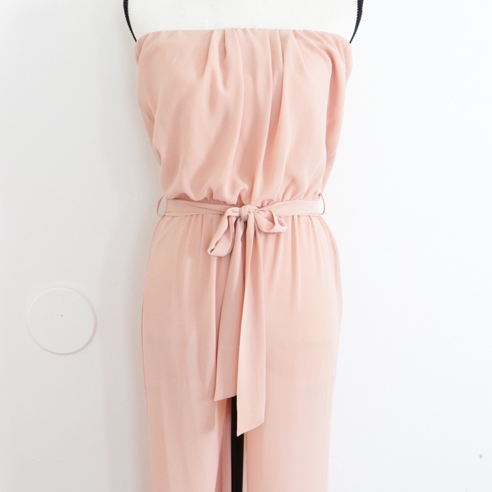 Peachy Sleeveless Jumpsuit! 🍑