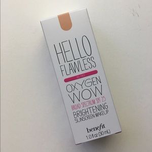 BRAND NEW Benefit Hello Flawless Foundation
