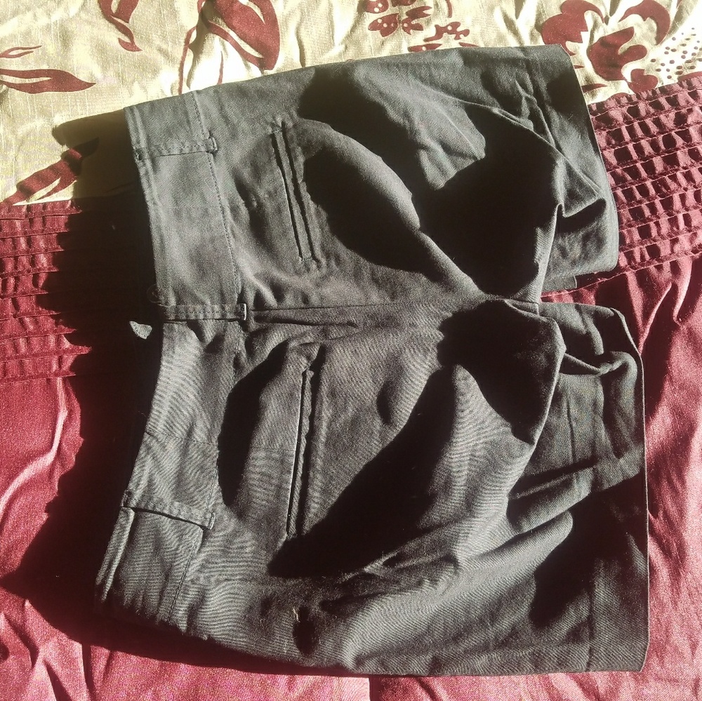 Shorts - Picture 2 of 3