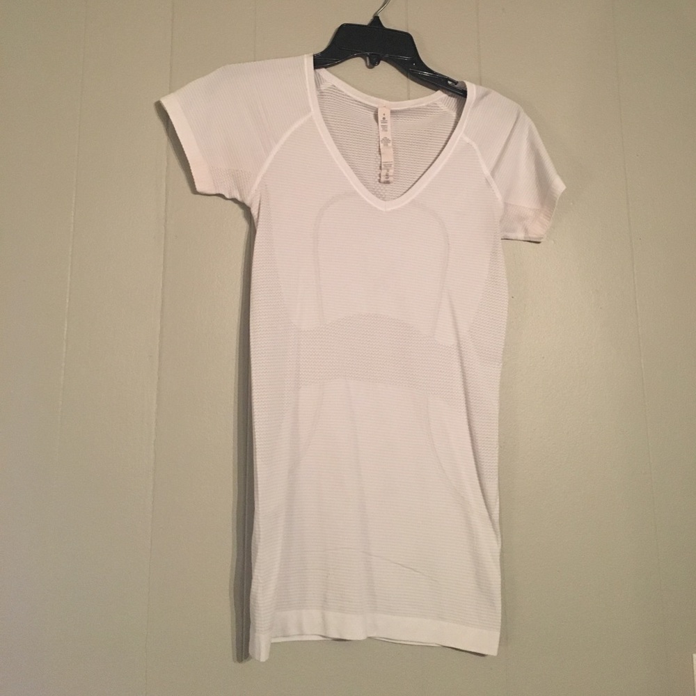 White lululemon shirt