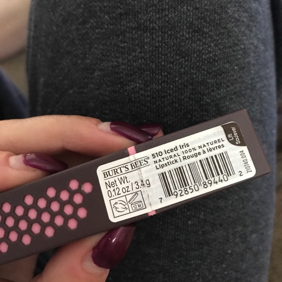 💕💄💋Burt's Bees Lipstick Iced Iris - Picture 4 of 7